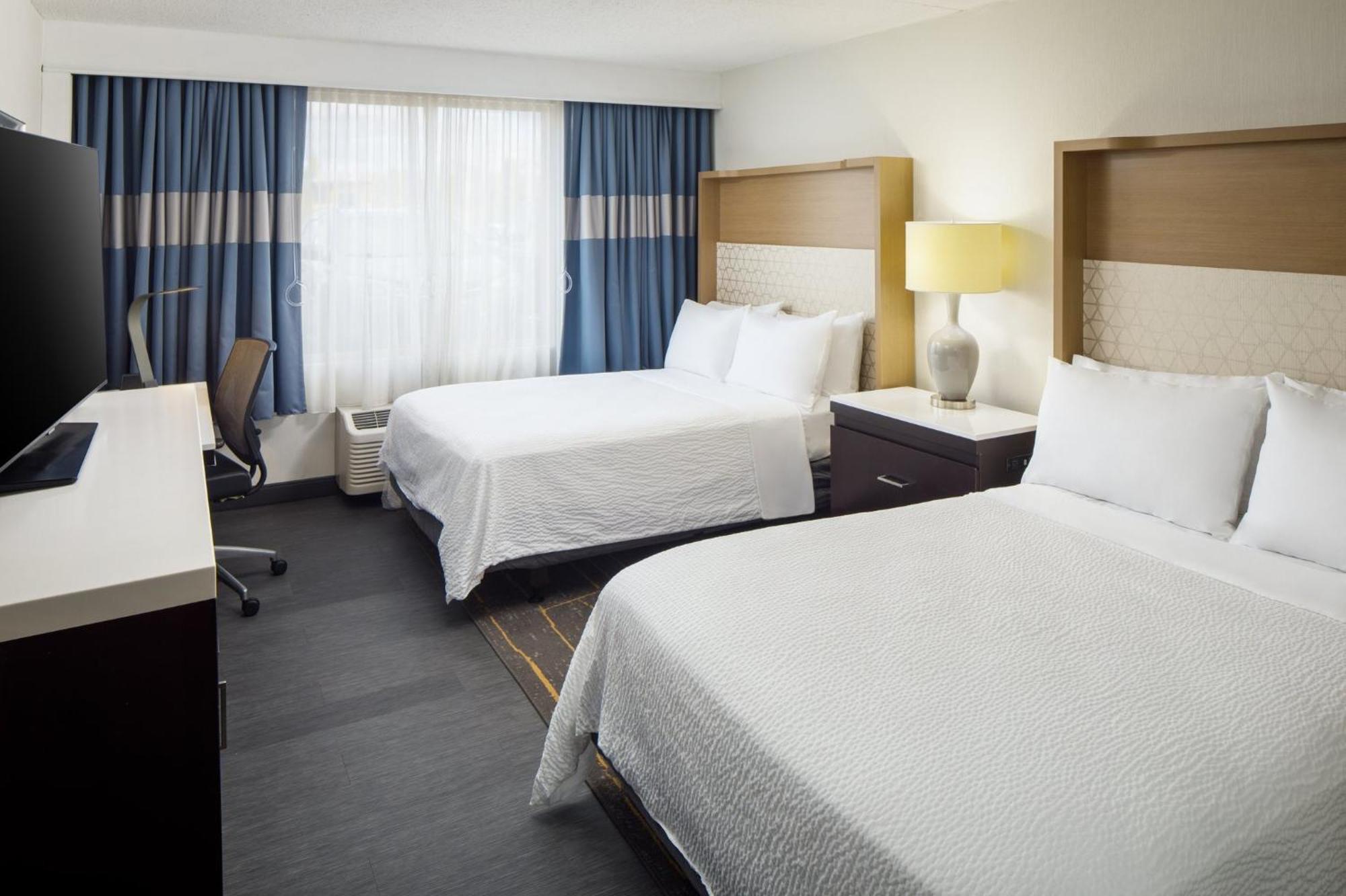 Holiday Inn Weirton-Steubenville Area Exterior foto