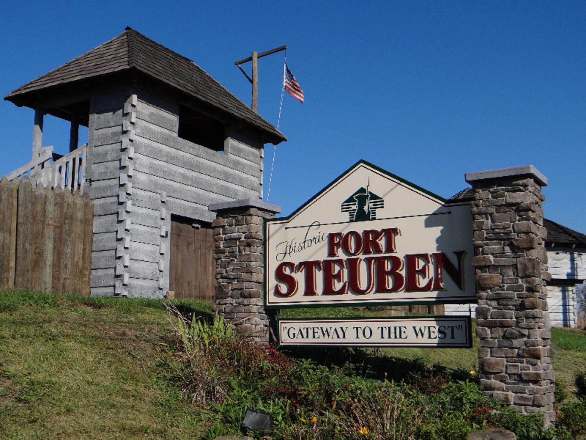 Holiday Inn Weirton-Steubenville Area Exterior foto
